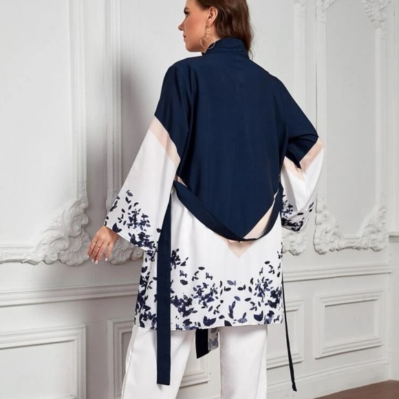 Beautiful woman leaf 🍁 print belted coat - Picture 6 of 8